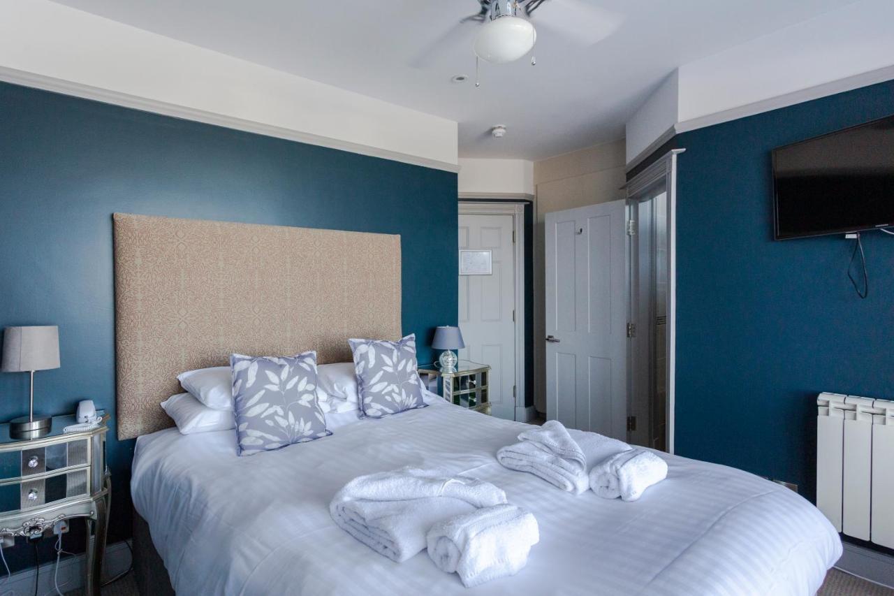 Hotel Crescent Victoria