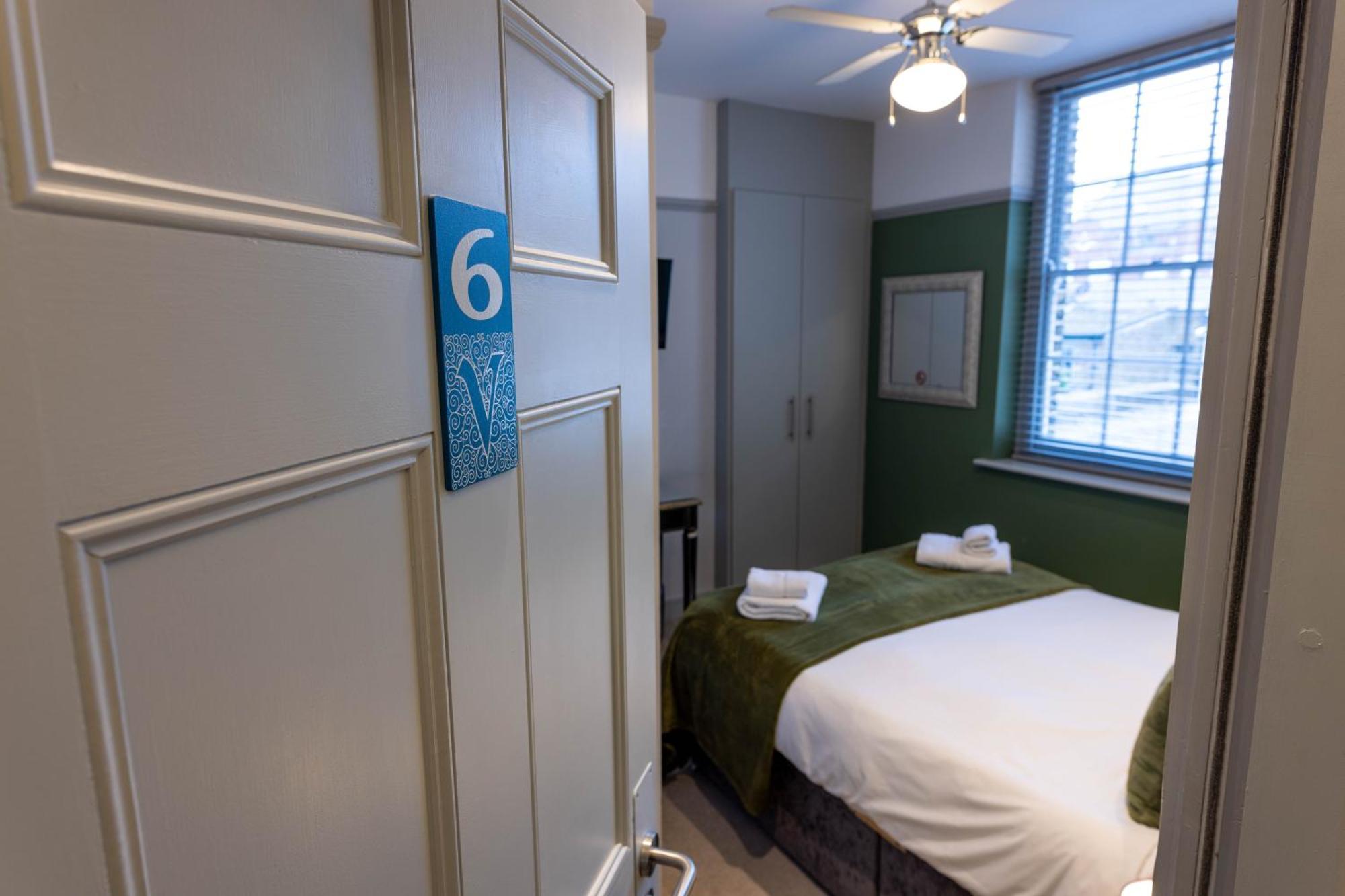 Hotel Crescent Victoria